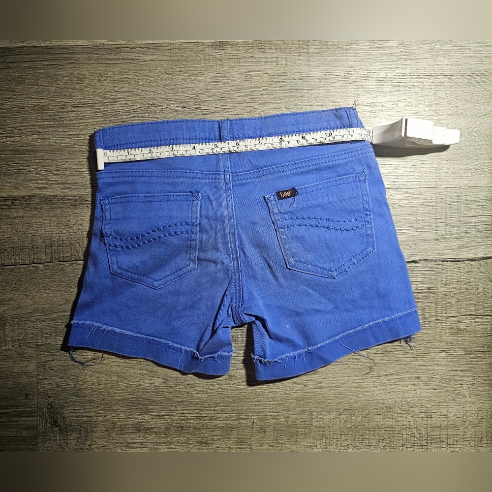Vintage Lee Jean's girls size 10 blue shorts with decorative button - Picture 2 of 7